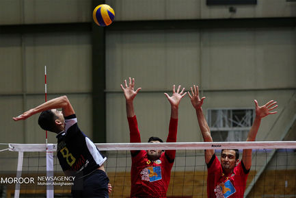 دیدار تیم های والیبال پیکان تهران و سازمان عمران شهرداری ساری