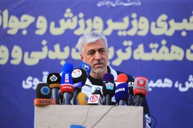 وزارت ورزش رنگی نیست!