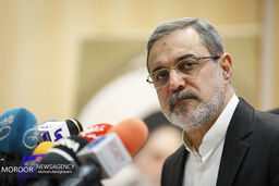 کلیه واحدهای آموزش و پرورش را در استفاده از پیام رسان خارجی منع کردیم 