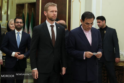 تقدیم استوارنامه سفرای جدید به رییس جمهور