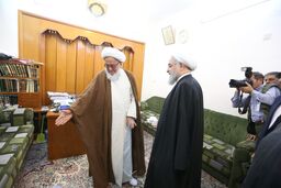 روحانی به دیدار آیت الله فیاض رفت