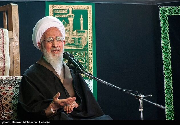 خلیفةالله اساس سخنان الهی را به جامعه منتقل می‌کند