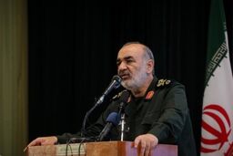 تلاش ترامپ این است آمریکا را به قیمت فقیر شدن همه جهان، دوباره اول کند