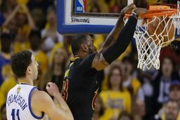 باخت بولز و برد اسپرز در لیگ NBA