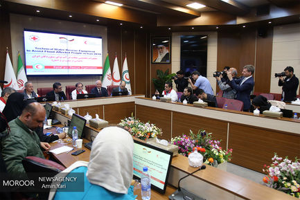تحویل رسمی محموله بشر دوستانه صلیب سرخ آلمان