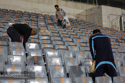 ديدار تيم های فوتبال استقلال تهران و تراكتورسازی تبريز