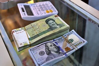 قیمت دلار ۸ مهر ۱۴۰۰ به ۲۷ هزار و ۷۹۴ تومان رسید