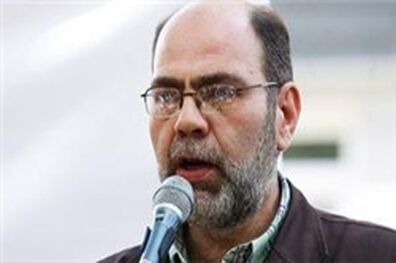 همگان فارغ از مسائل جناحی به تحقق شعار سال 96 کمک کنند/ رونق تولید در مسیر نیل به اقتصاد مقاومتی اهمیت شایانی دارد