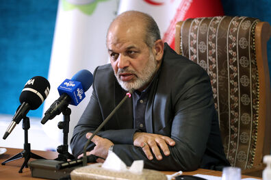 بازگشت افغانستانی‌های بدون مجوز به کشور خود 