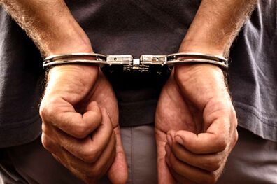 سرقت گاوصندوق پر از طلا توسط  پسر خانواده