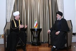 ما مسلمانان باید نسبت به جریان تکفیری حساس باشیم