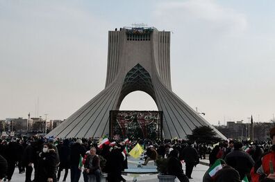 حضور پرشور مردم در جشن پیروزی انقلاب/تهران غوغا شد