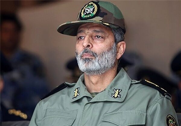 دشمن جنگ اقتصادی و روانی علیه ما به راه انداخته است 