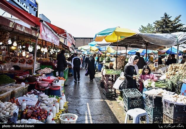 مسافران نوروزی و رونق بازارهای محلی+عکس