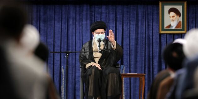 جمهوری اسلامی با الهام از اهل‌ بیت اژدهای هفت‌سر استکبار را عقب راند و پیشرفت کرد