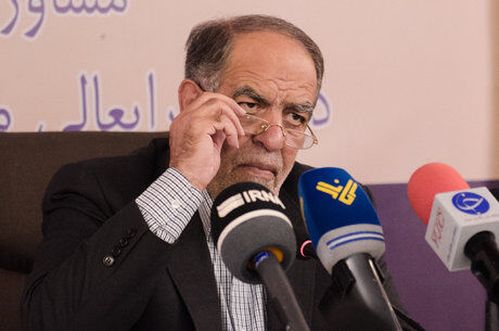 آیا وزارت اقتصاد می‌تواند بر مناطق آزاد نظارت کند؟