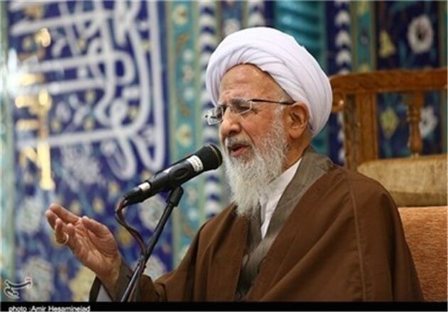 آیت‌الله جوادی آملی: ملتی که "خزانه خالی" دارد تضعیف می‌شود/ کارخانه‌های اسلحه‌سازی غرب "اسباب قتل" علیه ایران تولید می‌کند