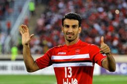 مدافع پرسپولیس دربی را از دست داد