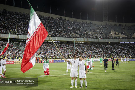 جشن صعود به جام جهانی روسیه در پایان بازی ایران و ازبکستان