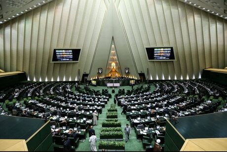 ۲۲۰ نماینده اقدامات متقابل دولت نسبت به تحریم‌های جدید آمریکا را خواستار شدند