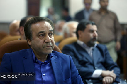 نشست هم‌اندیشی اصحاب فرهنگ و هنر در عرصه دفاع مقدس