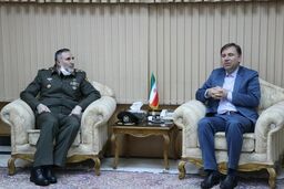 قدردانی فرمانده نیروی زمینی ارتش از نقش موثر استاندار گیلان در مبارزه با کرونا