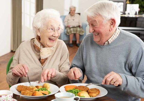 چه چیزی بخوریم تا دیر پیر شویم؟
