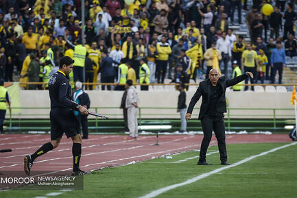 دیدار تیم های استقلال تهران و سپاهان اصفهان