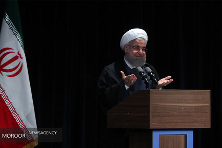 افتتاح خط تولید خودروهای دنا پلاس و پژو ۲۰۰۸ توسط رییس‌جمهور