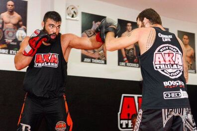 پیش‌بینی سایت آمریکایی از صعود علی اکبری به فینال MMA