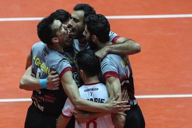 جدال بانک سرمایه و پیکان برای قهرمانی نیم فصل لیگ برتر والیبال
