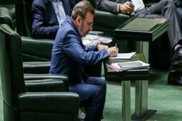 وزیر ارتباطات پرداخت وام‌های نجومی در پست بانک را تکذیب کرد