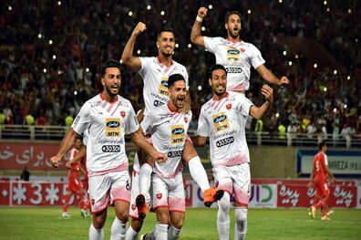 برتری پرسپولیس مقابل پدیده در نیمه نخست