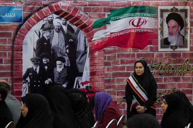 نواخته شدن «زنگ انقلاب» در مدرسه ای در تهران