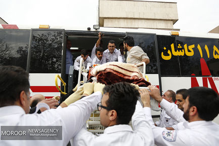 مصدومان حادثه واژگونی اتوبوس حامل زائران ایرانی