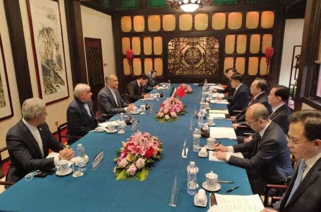 امیرعبداللهیان با وزیر امور بین‌الملل حزب کمونیست چین گفتگو کرد