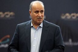 به سرعت سرمربی تیم بزرگسالان و امید را انتخاب می‌کنیم