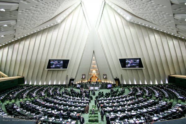 پایان جلسه غیر علنی مجلسیون با ظریف/ توضیحات لاریجانی در رابطه با جلسه غبر علنی