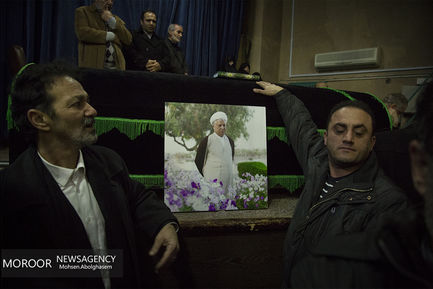 وداع با پیکر آیت الله هاشمی رفسنجانی در حسینیه جماران