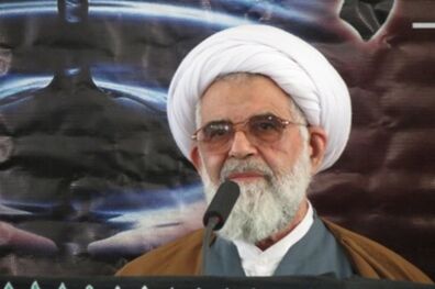 دشمنان انقلاب اسلامی با همه امکانات ولایت فقیه را مورد هدف قرار داده‌اند