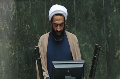  چند برابر کردن فروش نفت در بودجه 1400 خیال‌ پردازی دولت است/  دولت به بودجه 1400 آب بسته است