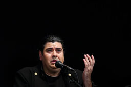 سالار عقیلی موسیقی تیتراژ پایانی سریال برادر جان را می خواند