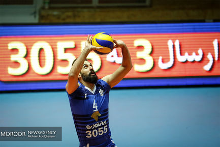 دیدار تیم های والیبال پیکان و شمس