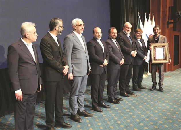 تداوم درخشش فولادمبارکه با کسب 6 عنوان برتر در همایش ملی شرکت‌های برتر ایران (IMI-100)
