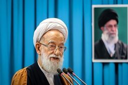 آمریکایی‌ها با وقاحت تمام ایران را تحریم و در سوریه و یمن جنایت می‌کنند