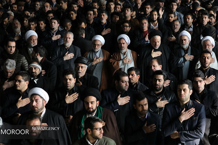 اقامه نماز بر پیکر آیت الله هاشمی رفسنجانی توسط مقام معظم رهبری
