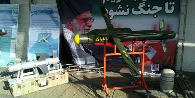 نمایش دستاوردها و تسلیحات صنعت دفاعی کشور در راهپیمایی ۲۲ بهمن