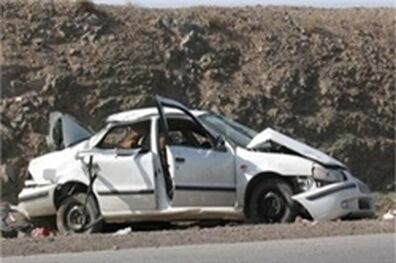 مصدومیت 7 مسافر به دلیل برخورد سواری پراید با کانکس پلیس راه
