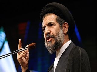 مقام معظم رهبری بر اندیشه‌های سیاسی امام راحل تاکید دارند