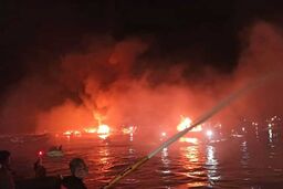 آتش‌ سوزی در اسکله صیادی بندر کنگ مهار شد